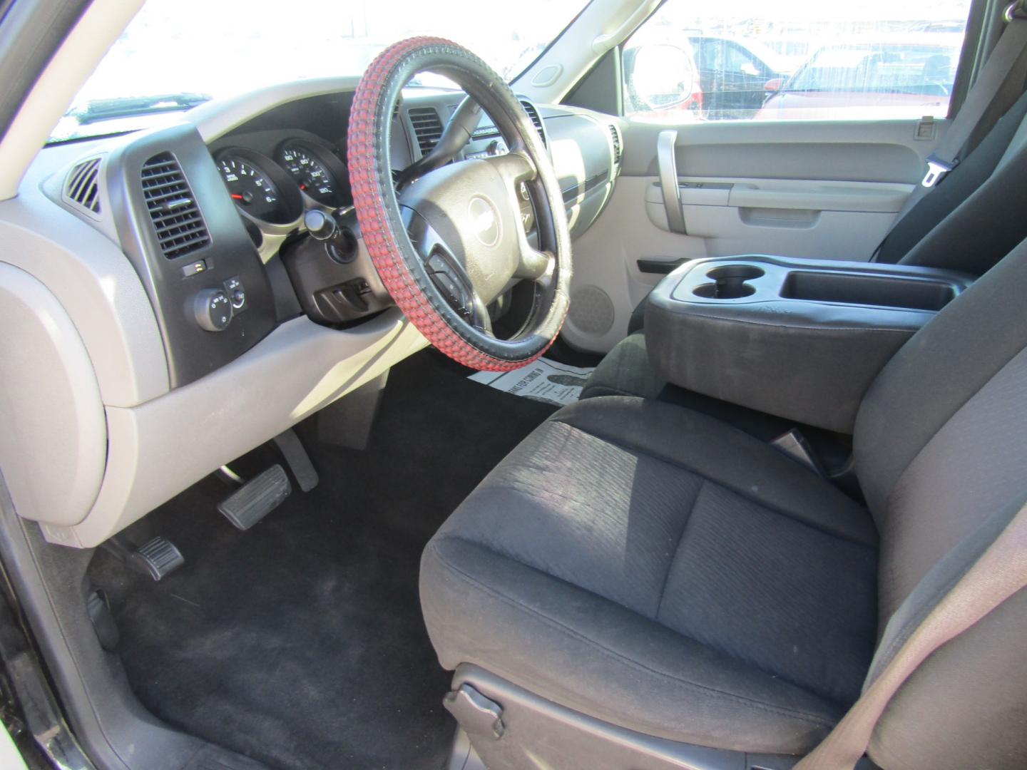 2013 Black /Black Chevrolet Silverado 1500 Work Truck 2WD (1GCNCPEX3DZ) with an 4.3L V6 OHV 12V engine, Automatic transmission, located at 15016 S Hwy 231, Midland City, AL, 36350, (334) 983-3001, 31.306210, -85.495277 - Photo#3